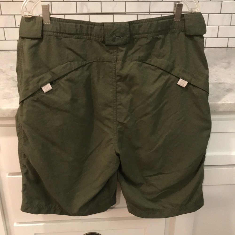 Under Armour Cargo Shorts Mens Large Olive Green Vented Pockets - Picture 2 of 9